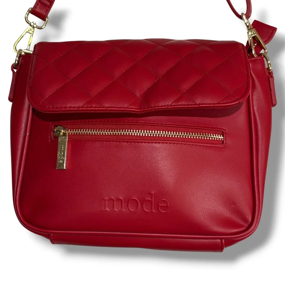 Mode Los Angeles Red Quilted Faux Leather Crossbody Bag Gold Hardware